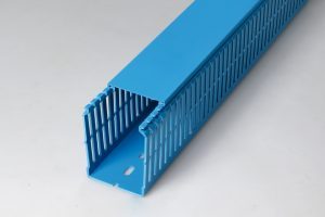 Blaue GN-A6/4 Verdrahtungskanäle