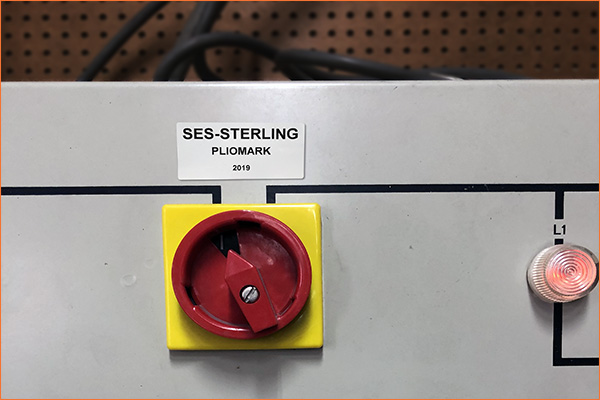 Étiquette de repérage TA mousse pour imprimante PLIOMARK PRINT EOS 5 en evironnement industriel
